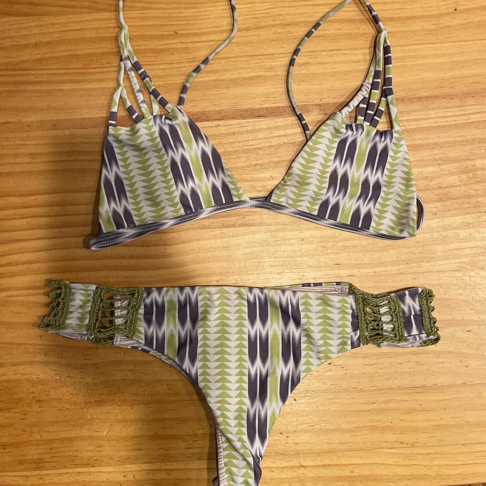 Vintage Acacia tribal print set